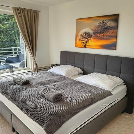3 Zimmer Apartment Mit Balkon Wuppertal Dış mekan fotoğraf
